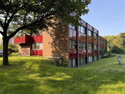  - 1 person -  - Mathias-Brüggen-Straße - 50829 - Köln-Ossendorf