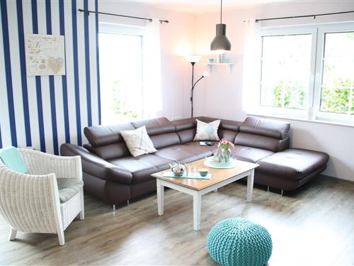 Holiday Home/Apartment - 9 persons -  - Hoddersdiek - 26969 - Burhave