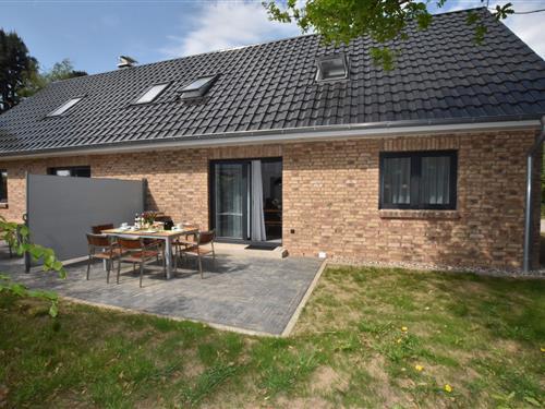Holiday Home/Apartment - 6 persons -  - 23948 - Damshagen
