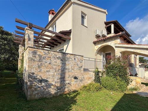 Holiday home - 10 persons -  - Brajdice - 52204 - Liznjan