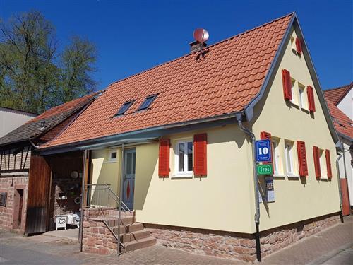 Holiday Home/Apartment - 5 persons -  - Krummgasse - 63927 - Bürgstadt