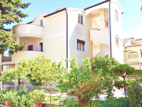 Holiday Home/Apartment - 6 persons -  - 52470 - Umag