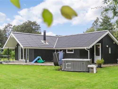 Holiday Home/Apartment - 5 persons -  - Solbærvangen - Jegum - 6840 - Oksbøl