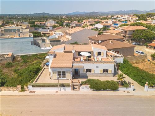 Holiday home - 6 persons -  - S'illot - 07560