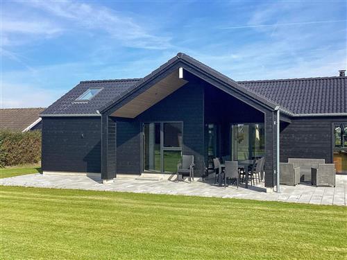 Holiday Home/Apartment - 12 persons -  - Blommestien - Marielyst - 4872 - Idestrup