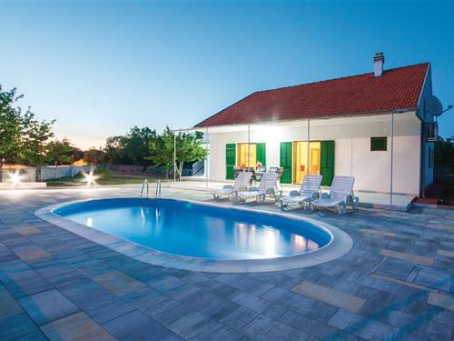 Holiday Home/Apartment - 6 persons -  - Konjevode - Sibenik-Lozovac - 22221 - Lozovac