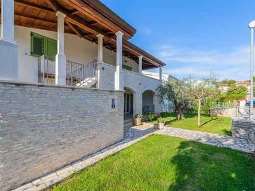 Holiday Home/Apartment - 10 persons -  - 52440 - Porec