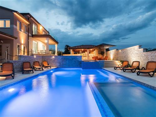 Holiday home - 18 persons -  - Bokordici - 52100