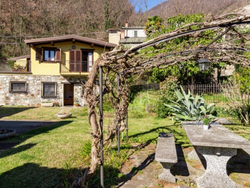 Holiday home - 4 persons -  - 22010 - Gera Lario