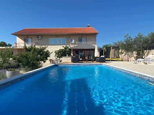 Holiday Home/Apartment - 8 persons -  - 23420 - Lisicic