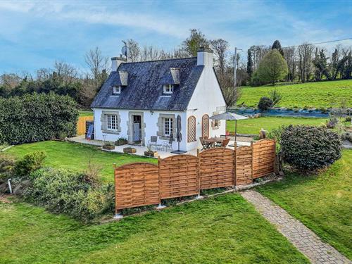 Holiday home - 6 persons -  - Chemin de lesquidic izella - 29170 - Pleuven