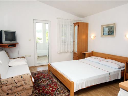 Holiday Home/Apartment - 3 persons -  - Drvenik Gornja vala - 21333 - Drvenik Gornja Vala