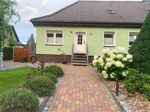 Ferienhaus - 3 Personen -  - Straße der Jugend - 17213 - Malchow