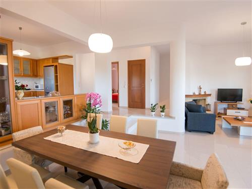 Feriehus - 8 personer -  - Adele - GR74100