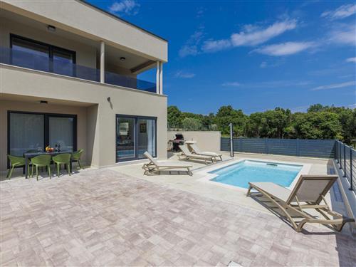 Holiday home - 6 persons -  - Pula - 52100