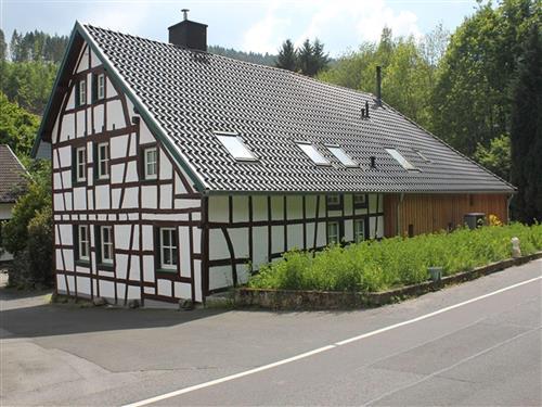 Ferienhaus - 7 Personen -  - Dedenborner Straße - 52152 - Simmerath