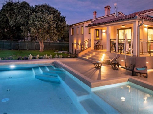 Holiday home - 6 persons -  - 52100 - Pula