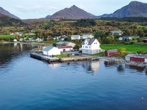 Holiday home - 8 persons -  - Knardalen - Volda - 6141 - Rovde