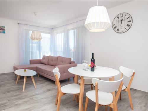 Holiday apartment - 5 persons -  - 21420 - Bol