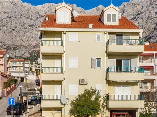 Holiday Home/Apartment - 4 persons -  - Makarska - 21300 - Makarska