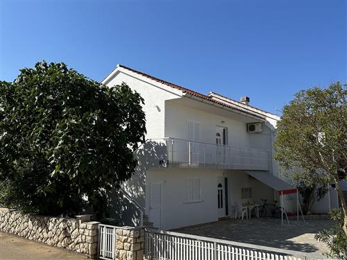 Ferieleilighet - 4 personer -  - Ulica Ivana Palcica - 53291 - Novalja