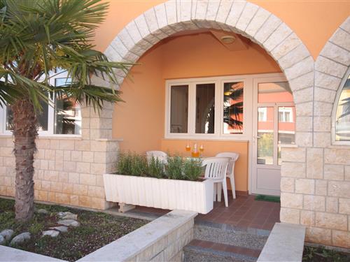 Holiday Home/Apartment - 6 persons -  - Vrsar - 52450 - Vrsar