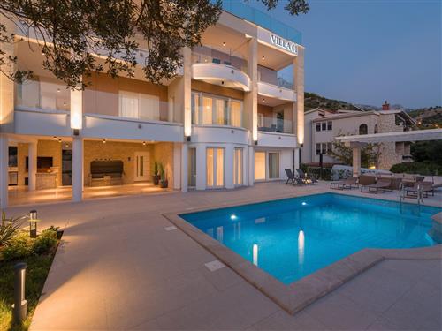 Holiday apartment - 4 persons -  - Zagrebacka ul. - 21320 - Promajna