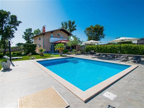 Holiday home - 10 persons -  - Bokordici - 52100