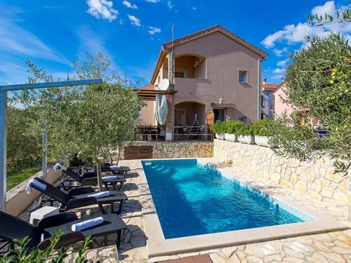 Holiday home - 10 persons -  - Njivine - Krk-Pinezici - 51500 - Pinezici
