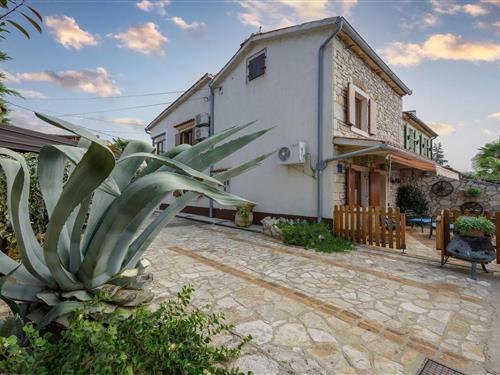 Holiday home - 6 persons -  - 52440 - Porec