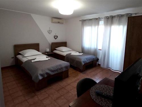 Holiday apartment - 3 persons -  - 22243 - Murter