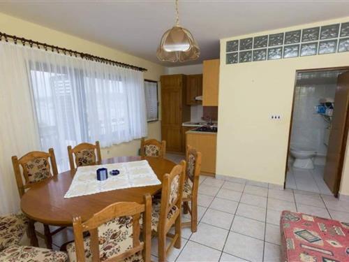 Ferielejlighed - 8 personer -  - 21223 - Okrug Gornji