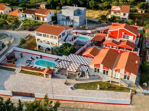 Holiday home - 16 persons -  - Jadranska cesta - Biograd-Turanj - 23207 - Turanj