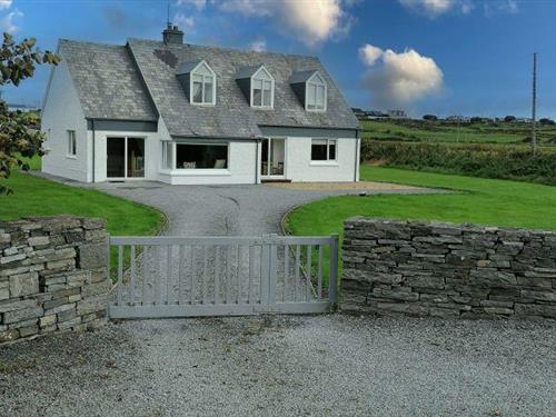 Holiday Home/Apartment - 9 persons -  - V95 A9C3 - Milltown Malbay