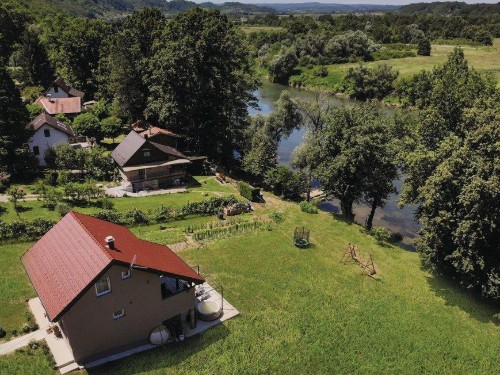 Holiday home - 6 persons -  - Nizisce - 44425 - Pokupska Slatina