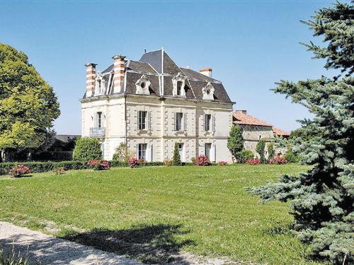 Holiday home - 6 persons -  - Chateau de Nue -Rue du Vannier - Saumur-Chinon - 86200 - Mouterre-Silly