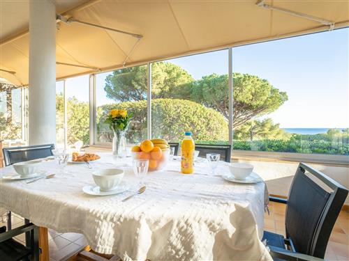 Holiday home - 8 persons -  - Les Issambres - 83380