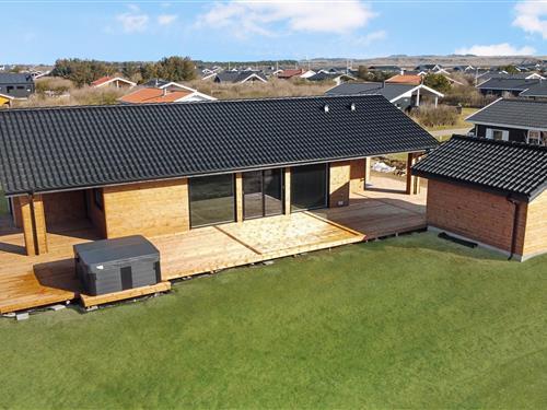 Sommerhus - 8 personer -  - Neerlandiavej - Vejlby Klit - 7673 - Harboøre