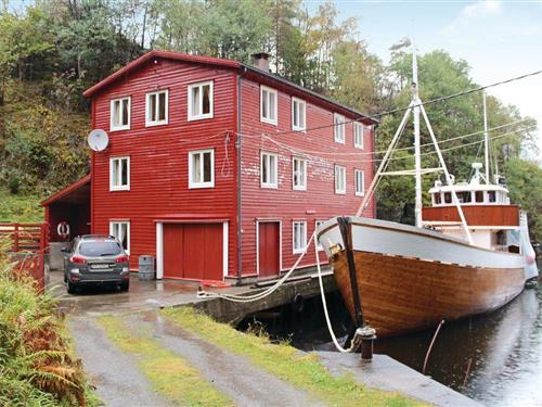 Holiday apartment - 3 persons -  - Teigavegen - Bergsvåg/Lukksund - 5690 - Lundegrend