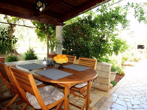 Holiday Home/Apartment - 5 persons -  - Gregovo lll/9 Mali Maj - 52440 - Porec