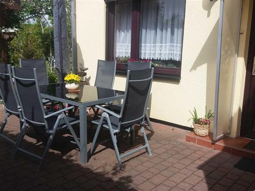 Holiday Home/Apartment - 3 persons -  - Wohnsiedlung am Stadtrand - 18311 - Ribnitz-Damgarten