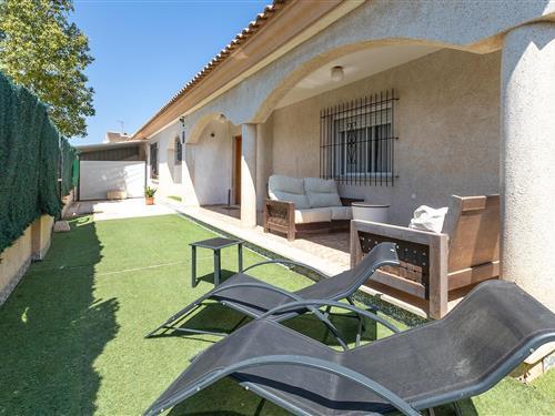 Holiday home - 6 persons -  - C. Jaén - 30710 - Los Alcazares