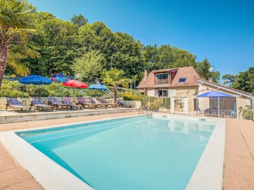 Holiday home - 8 persons -  - Les Golferies - 24330 - Blis Et Born