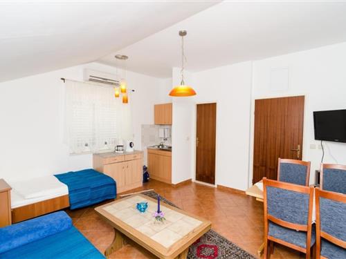 Holiday Home/Apartment - 4 persons -  - 20236 - Mokosica