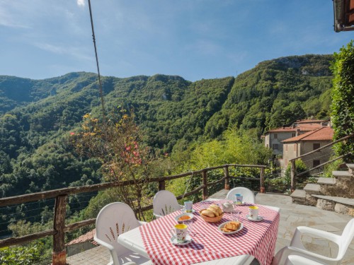 Holiday home - 5 persons -  - 55040 - Pietrasanta