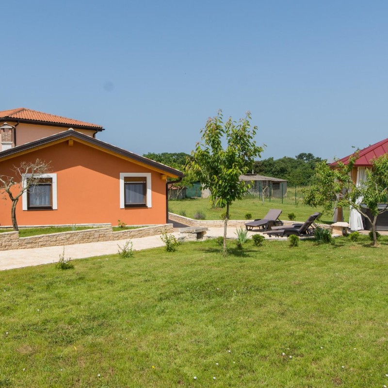 Sommerhus - 4 personer -  - 52215 - Barbariga-Betiga