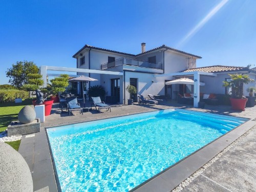 Holiday home - 8 persons -  - 20 Rue des - 11700 - La Redorte
