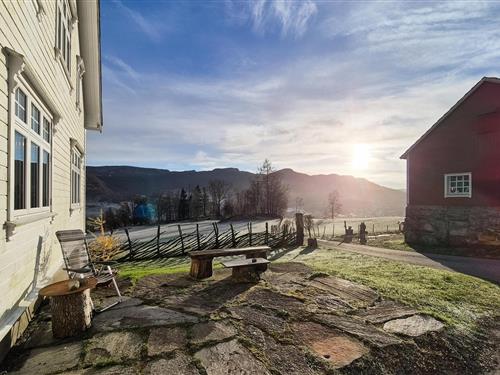 Feriehus - 12 personer -  - Bjoavegen - Vindafjord - 5582 - Ølensvåg