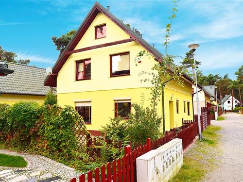 Holiday Home/Apartment - 6 persons -  - ul. Sloneczna - 72-400 - Lukecin