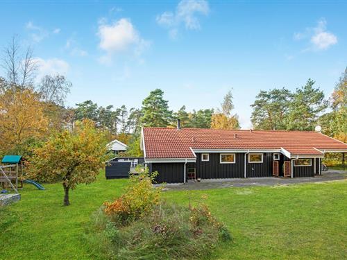 Holiday Home/Apartment - 8 persons -  - Strandparken - Vester Sømark - 3720 - Åkirkeby